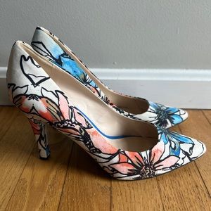 Nine West flower pumps size 9